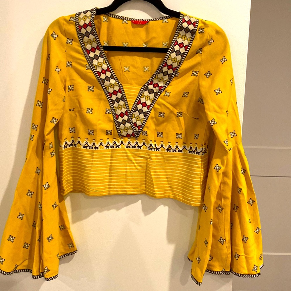 Yellow bell bottom sleeves crop top shirt